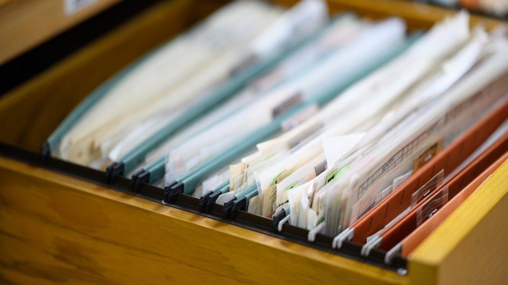 How to Manage Records for a Home-Based Business